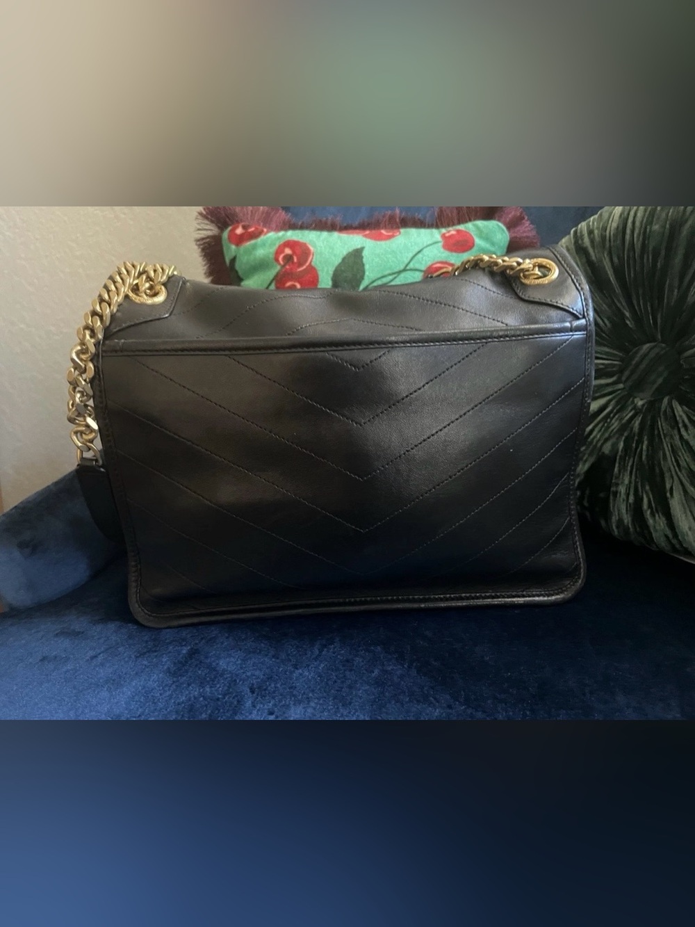 Saint Laurent Niki Medium Shoulder Bag – Black Smooth Calfskin - 100% Authentic - Picture 3 of 15